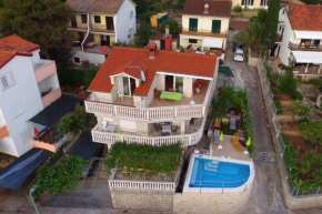 Seaside house with a swimming pool Okrug Donji, Ciovo - 13428
